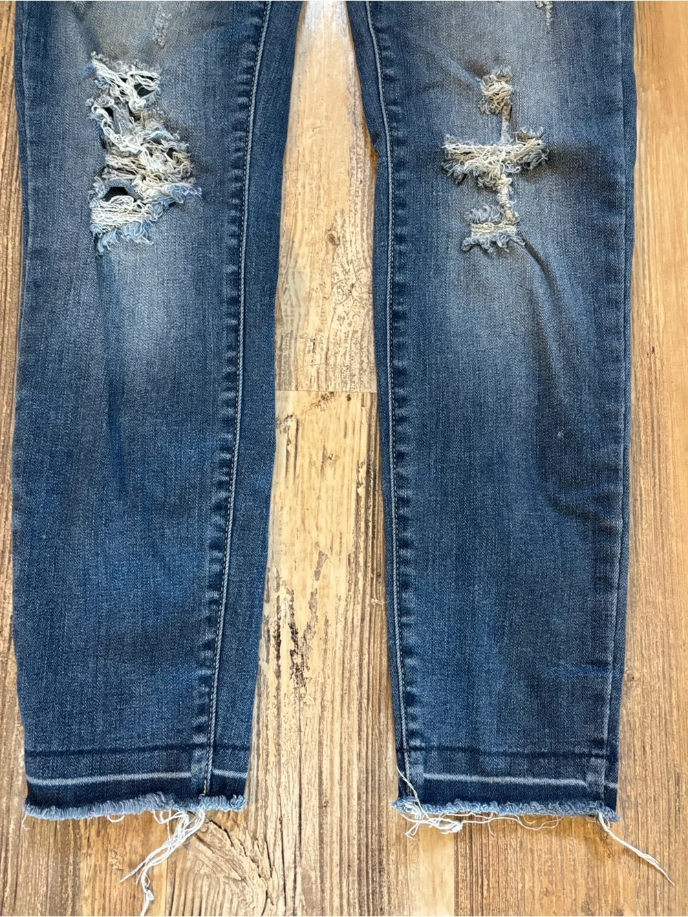 Judy Blue Distressed & Frayed Skinny Jeans - Size 5/27